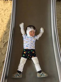 1歳11か月 お出かけスタイルはリント布巻き巻き.jpg