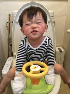 1歳11か月 トイレでできるよ.jpg